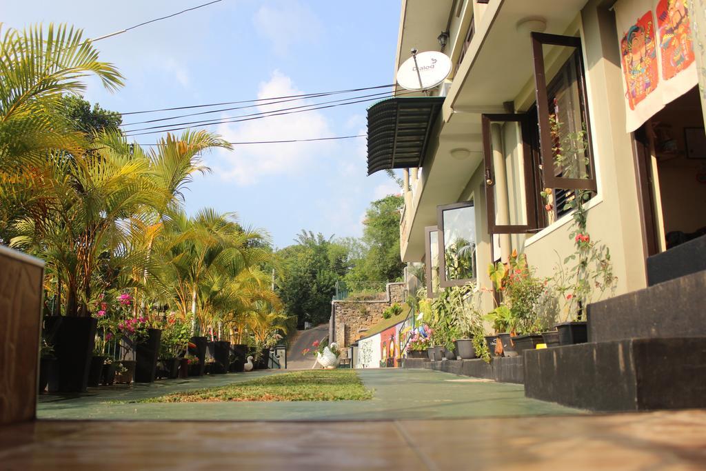 Yes Paradise Kandy Buitenkant foto